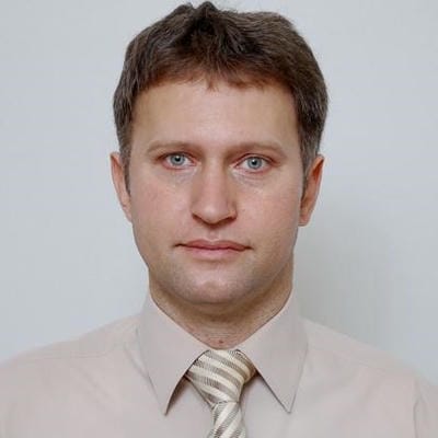 д-р Валентин  Великов