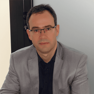 доц. Веселин Кожухаров