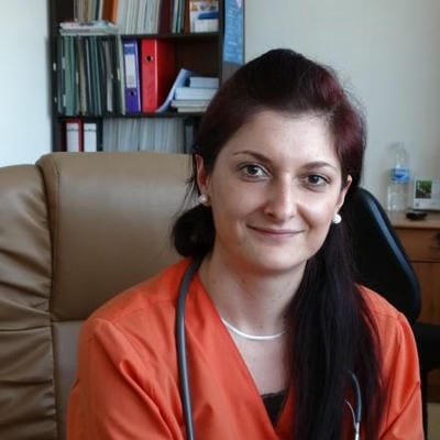 д-р Николета  Маринова
