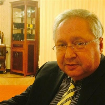 доц. Владимир Кадинов, дм