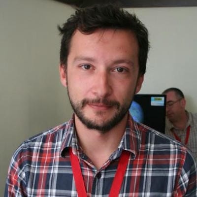 д-р Васил  Попов