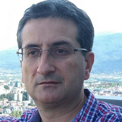 д-р Валентин Бачев