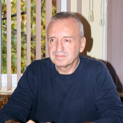доц. Светлозар Стойков