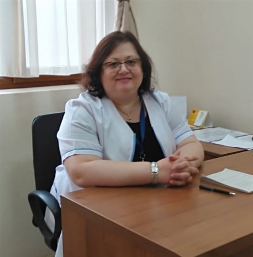 Д-р Ирина Събинова