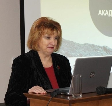 Доц. Мария Атанасова, дм