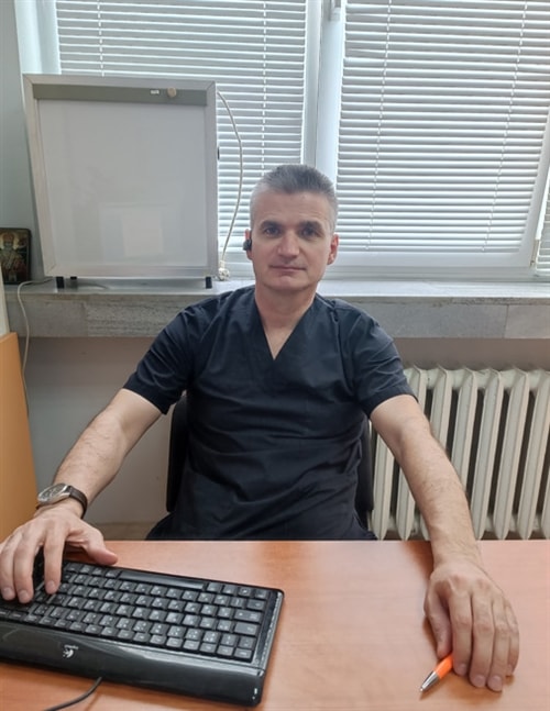 Д-р Евгени Николаев, дм