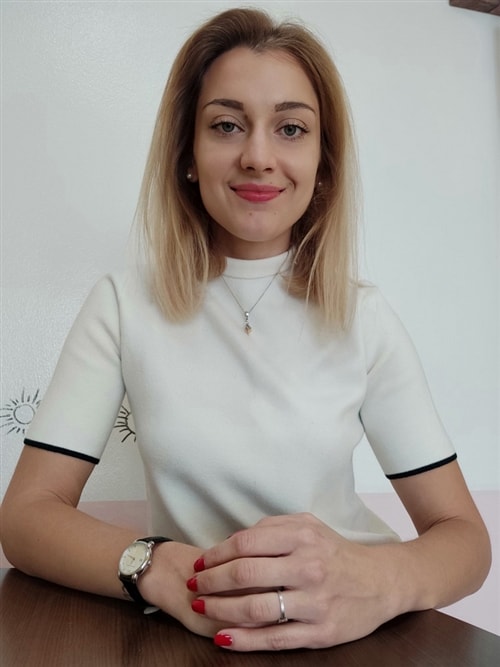 Сибила Николова