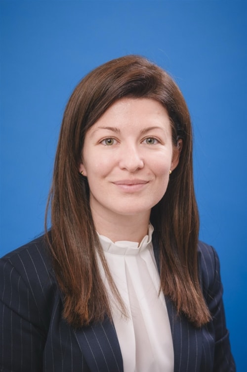 Д-р Полина Иванова, дм
